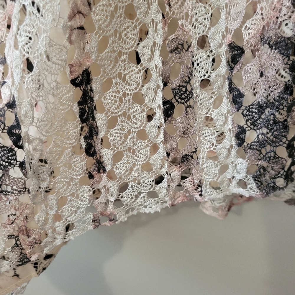 Brittany Black Plus Size Vintage Cream Floral Drapey Lace Lined Top. Y2k Size 1X - Picture 5 of 9